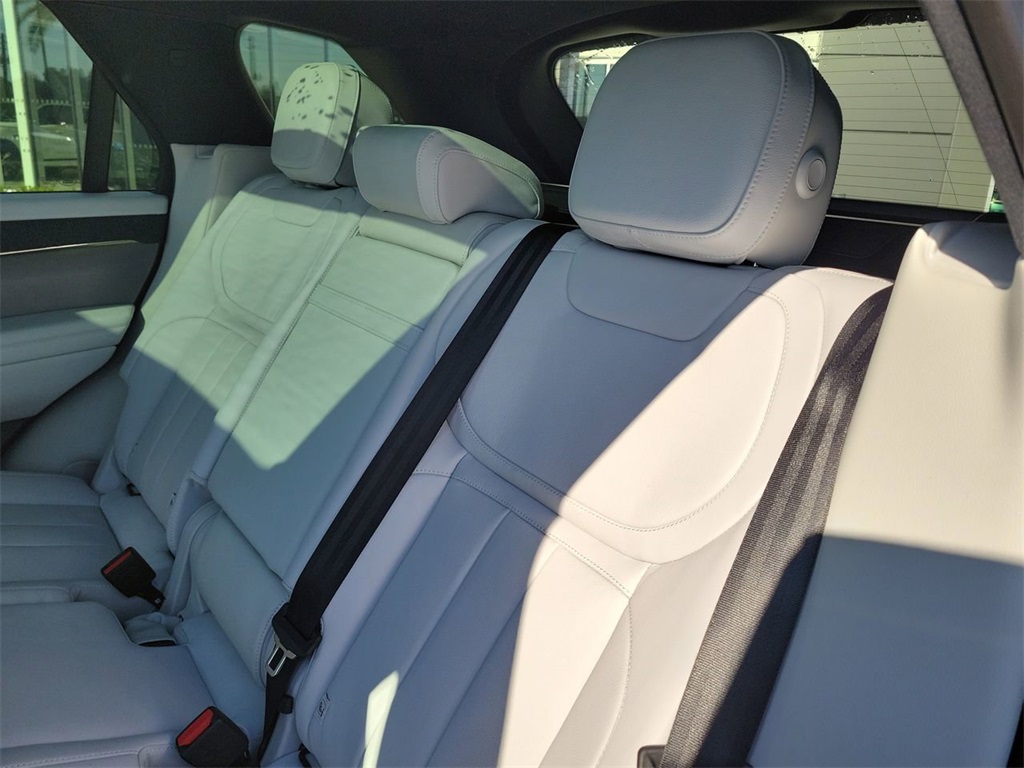 2025 Land Rover Range Rover Sport P360 S photo 12