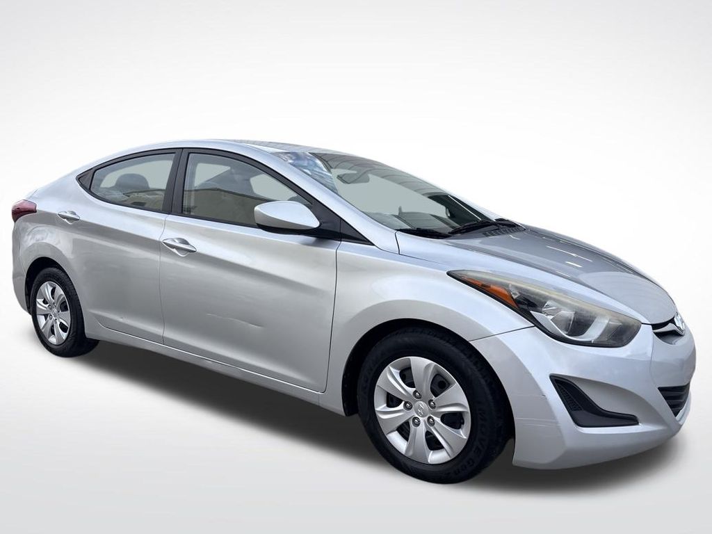 2016 Hyundai Elantra SE's photo