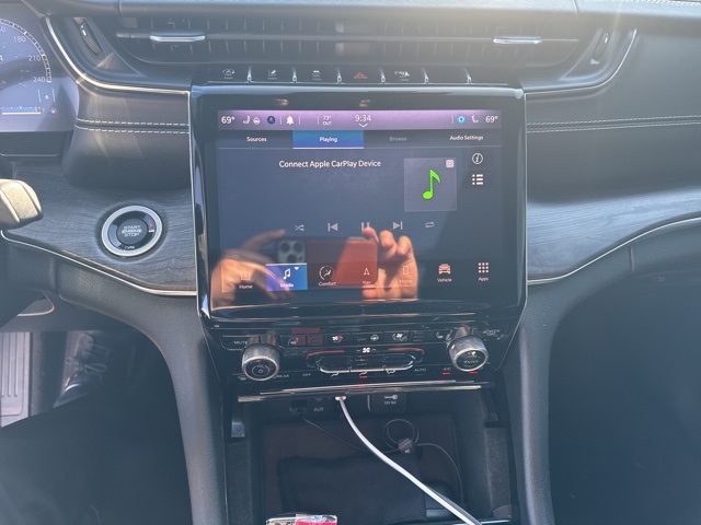 2021 Jeep Grand Cherokee Overland photo 4