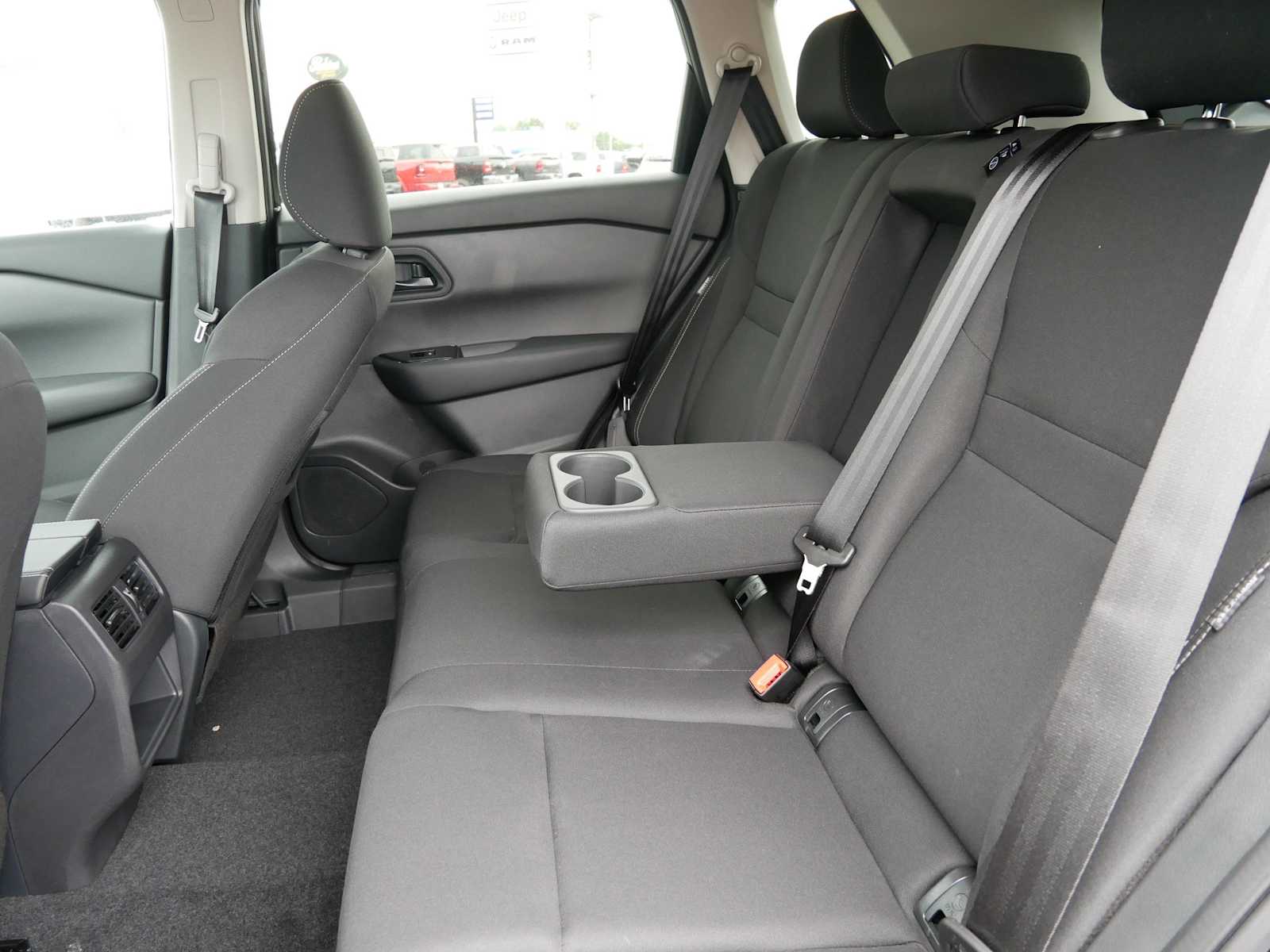 2025 Nissan Rogue S photo 7