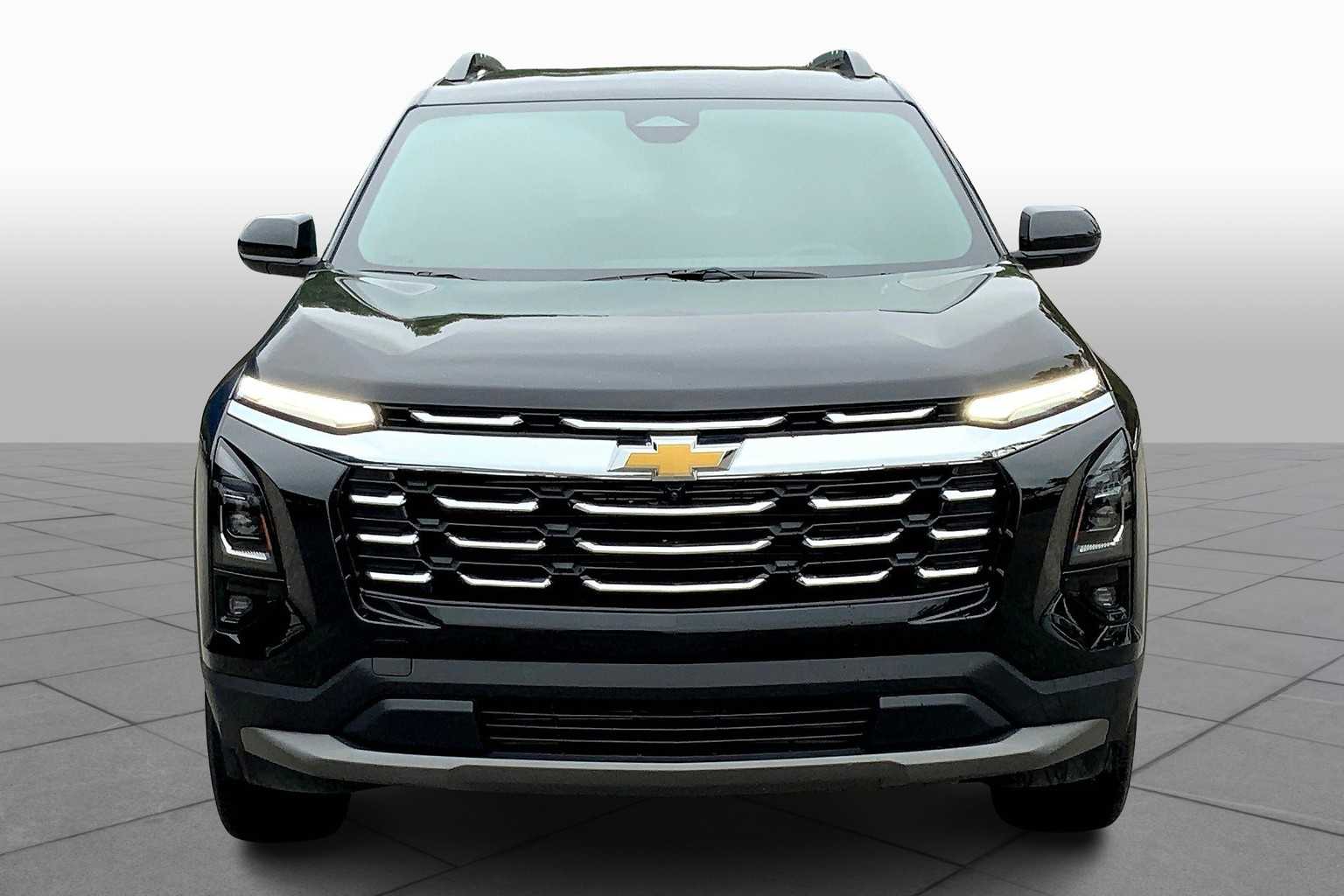 2025 Chevrolet Equinox LT photo 3