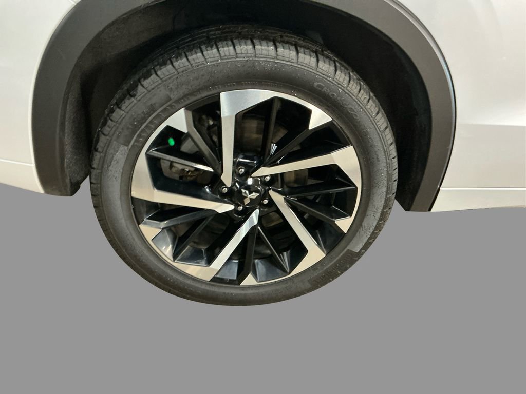 2024 Mitsubishi Outlander SEL photo 14