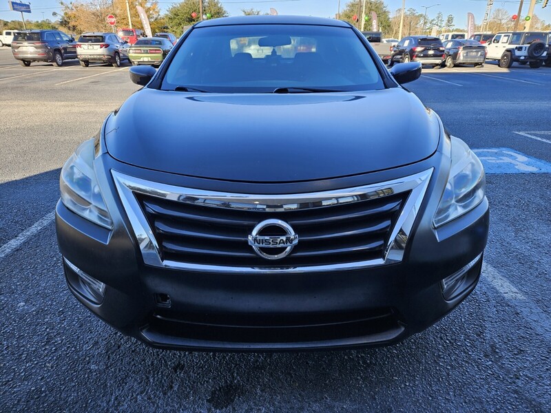 Used 2014 Nissan Altima S with VIN 1N4AL3AP7EN335362 for sale in Hinesville, GA