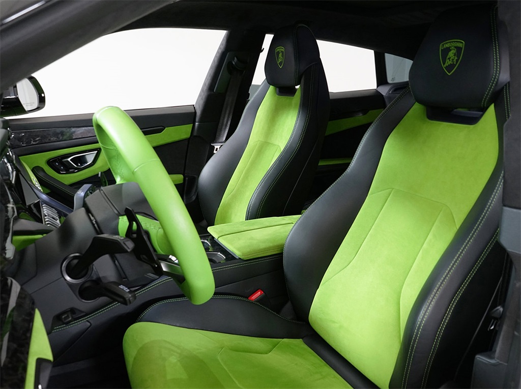 2022 Lamborghini Urus photo 4