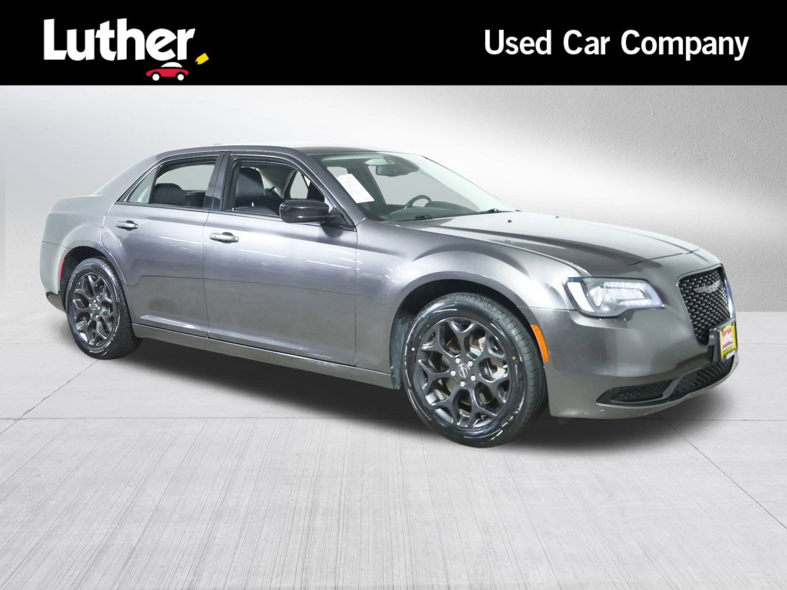 2022 Chrysler 300 Touring's photo