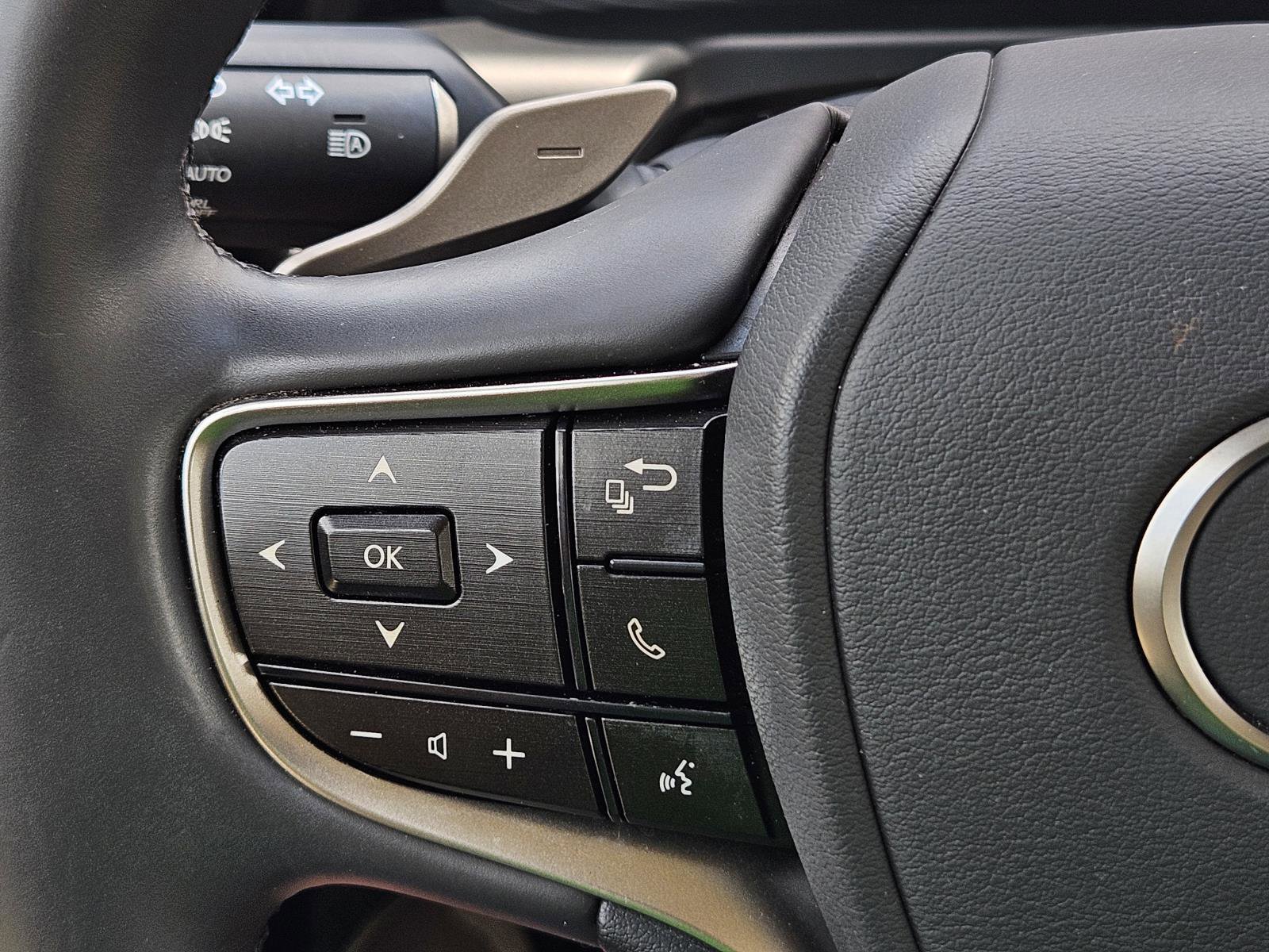 2022 Lexus ES 300h photo 15