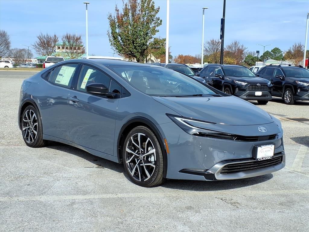 2025 Toyota Prius XSE's photo