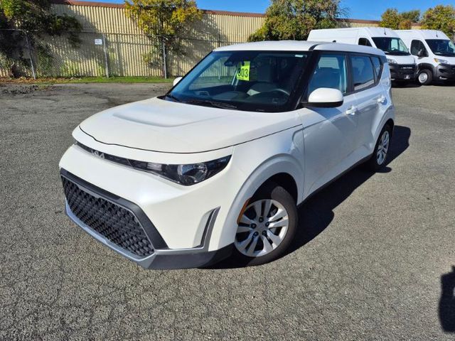 2023 Kia Soul LX S photo 3