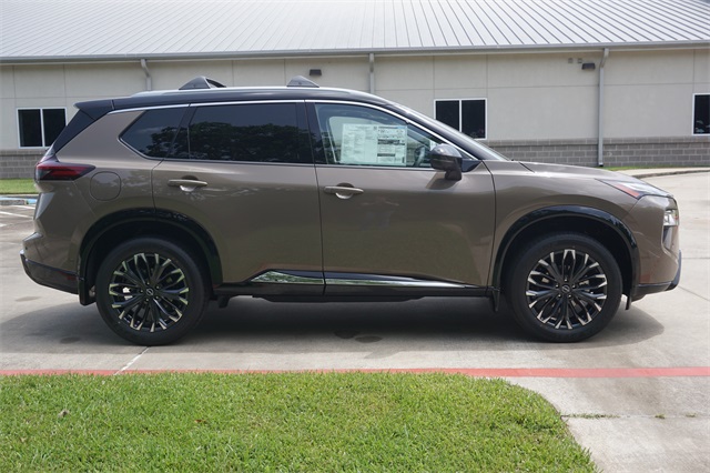 2025 Nissan Rogue Platinum photo 3