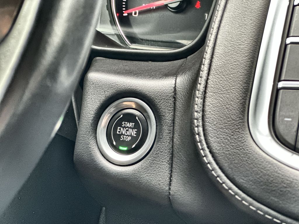 2021 Chevrolet Suburban LT photo 16