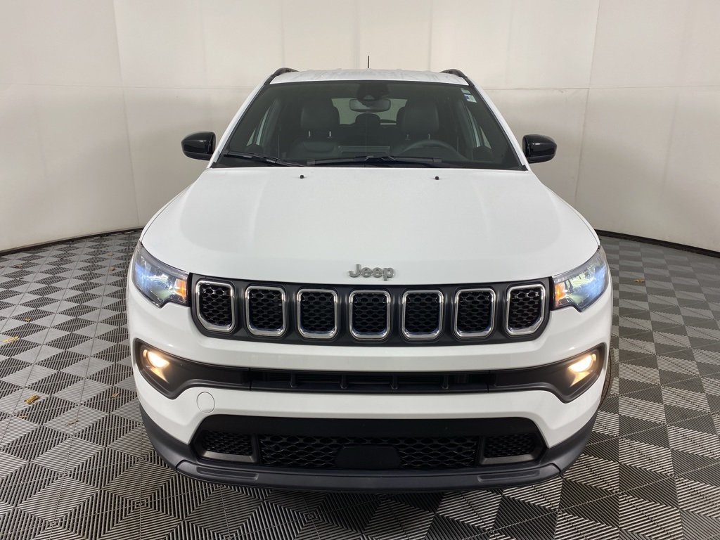 2023 Jeep Compass Latitude photo 2