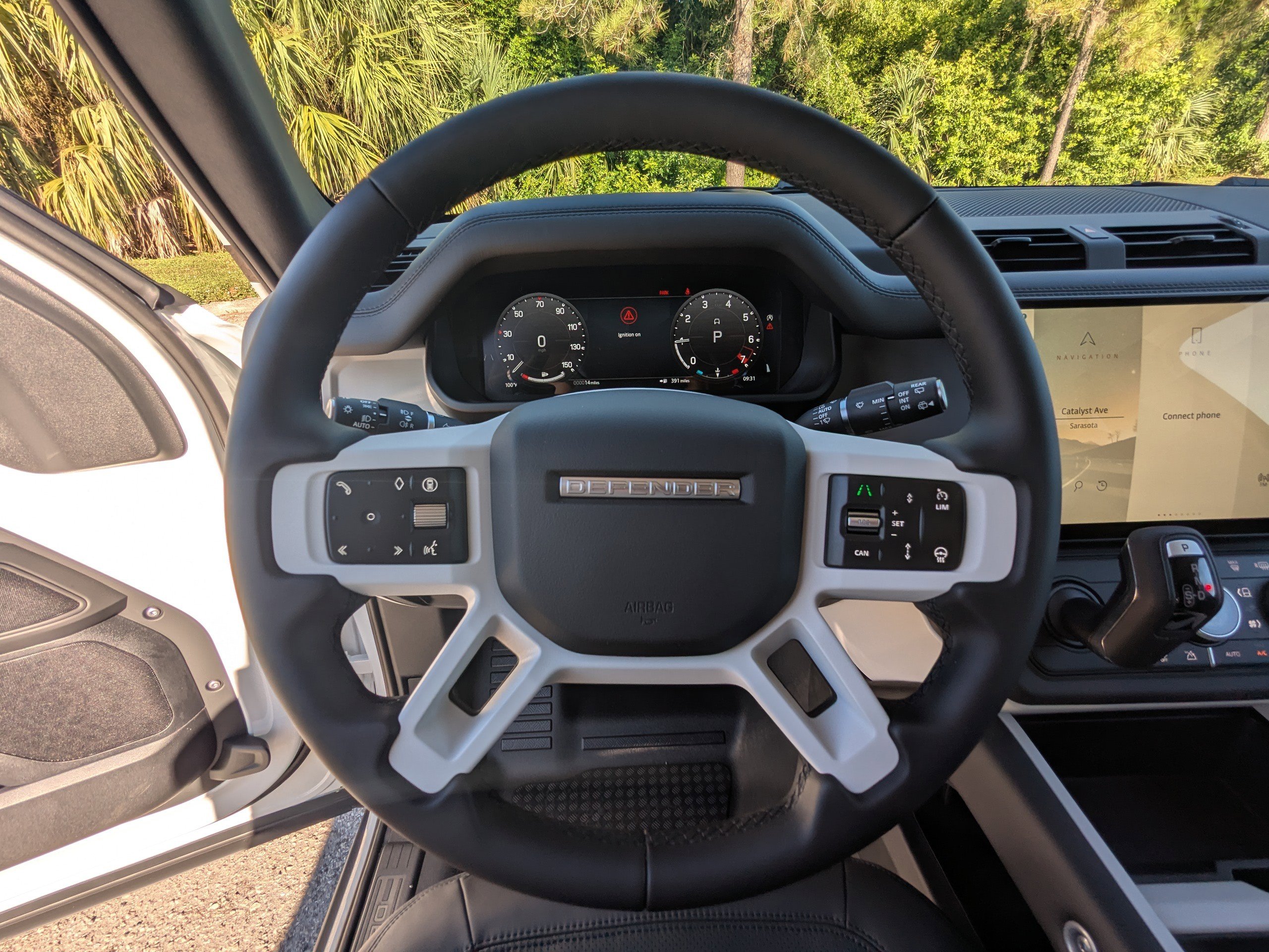 2026 Land Rover Defender 110 S photo 25