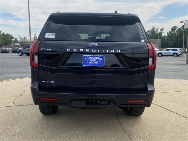 2025 Ford Expedition photo 3