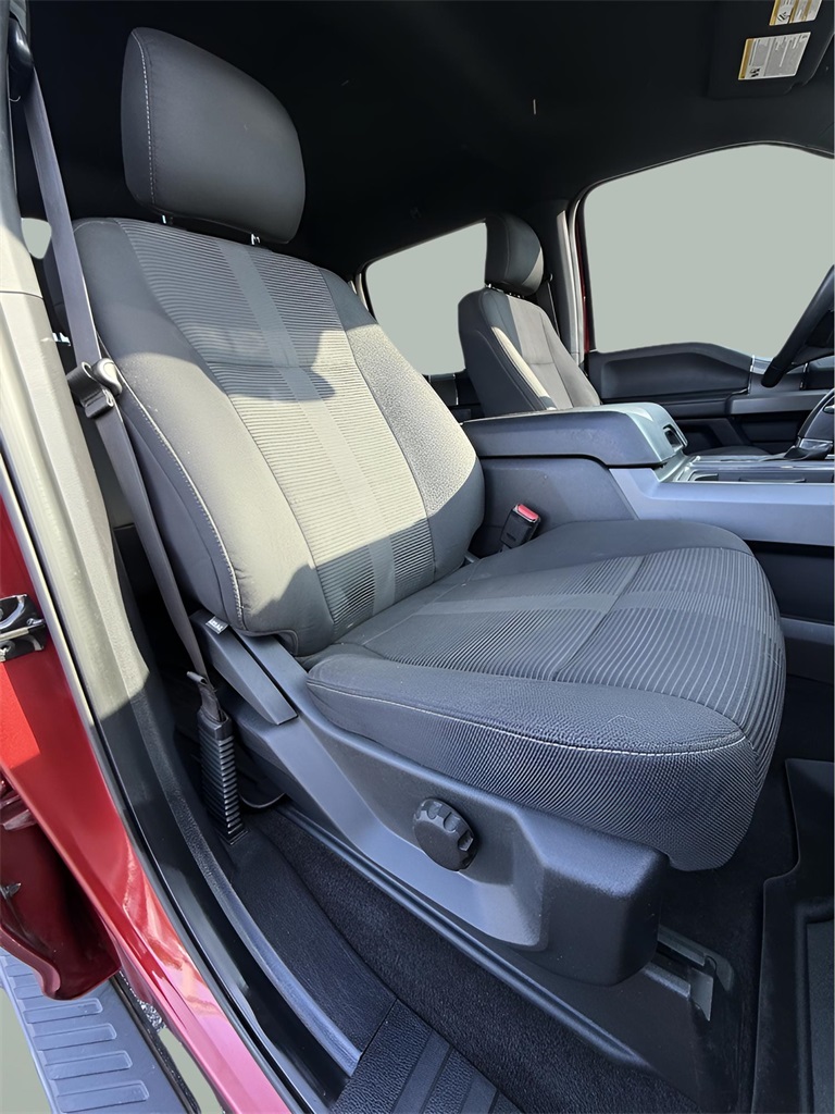 2015 Ford F-150 XLT photo 21
