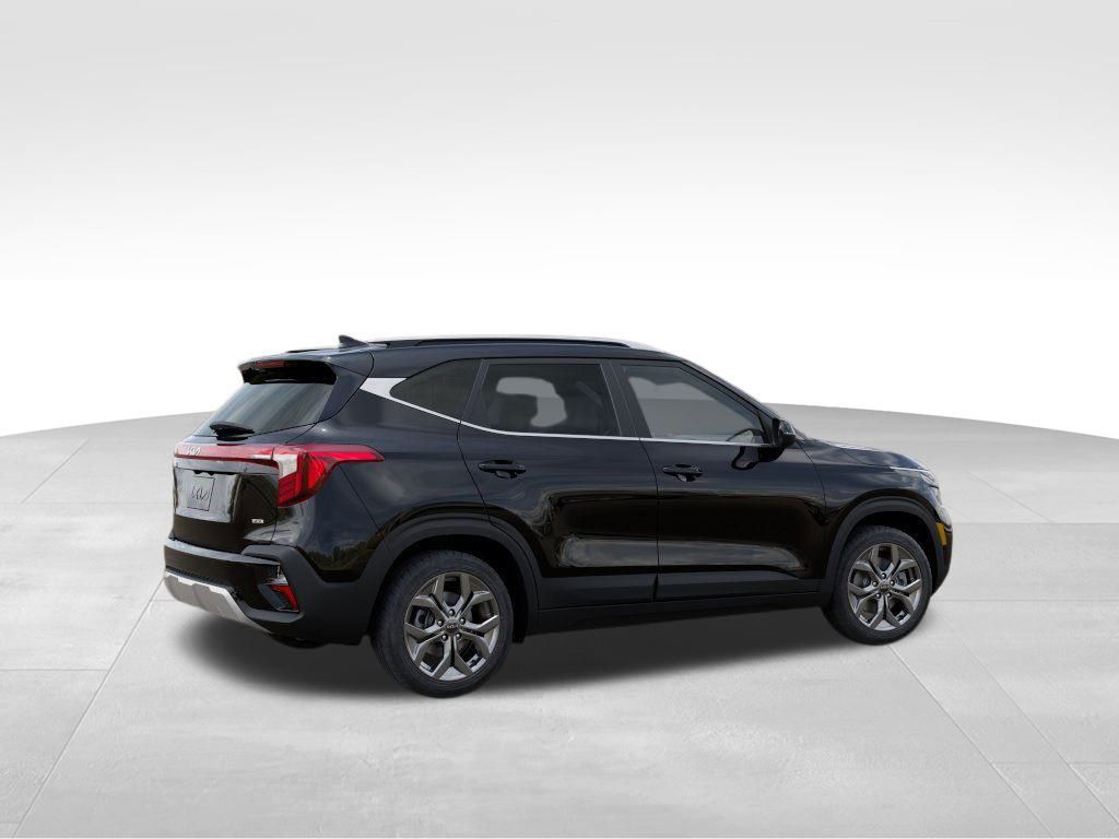 2024 Kia Seltos S photo 4