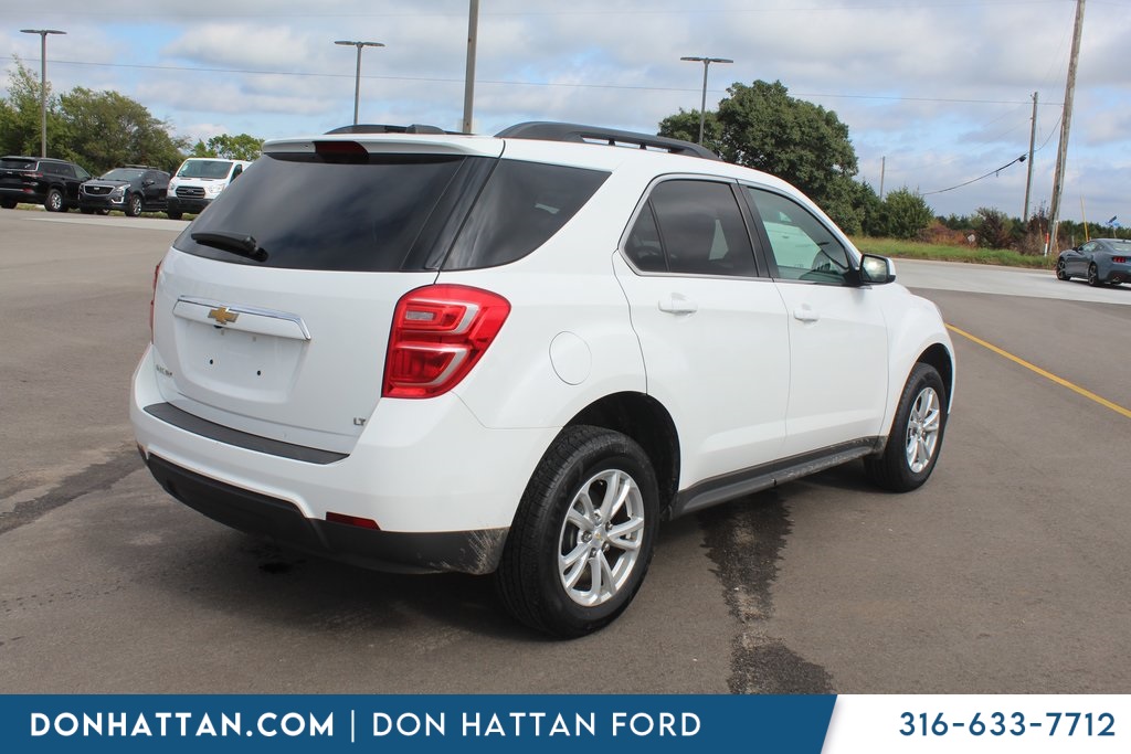 2017 Chevrolet Equinox LT photo 4
