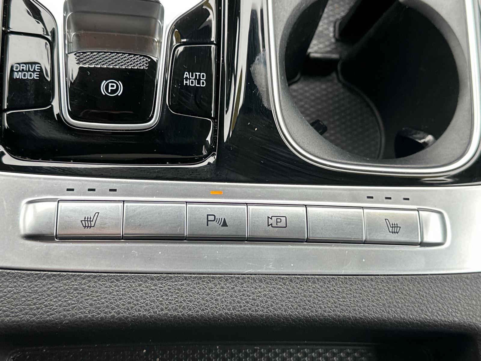 2024 Kia Carnival EX photo 19