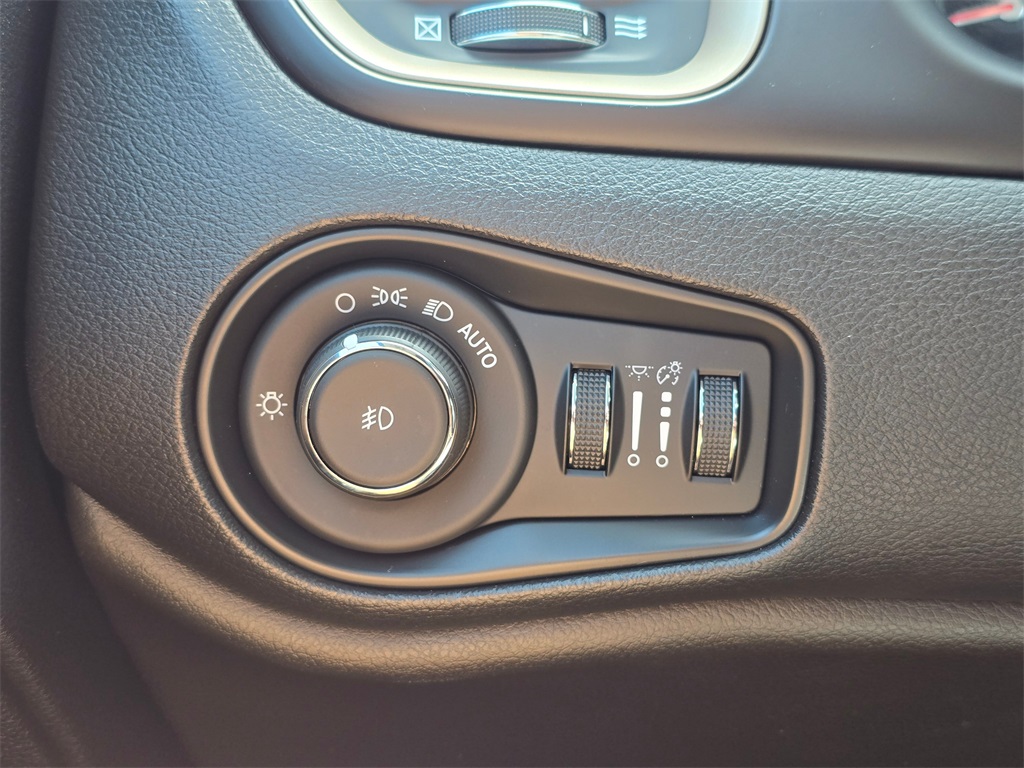 2017 Jeep Renegade Trailhawk photo 28
