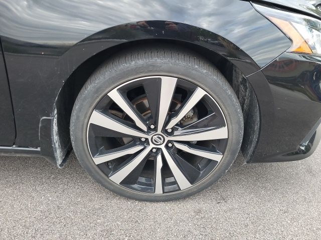 2020 Nissan Altima SR photo 16