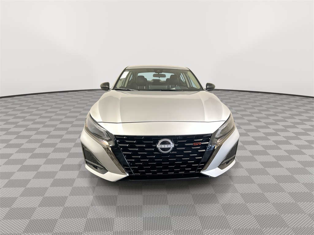 2025 Nissan Altima 2.5 SR photo 3