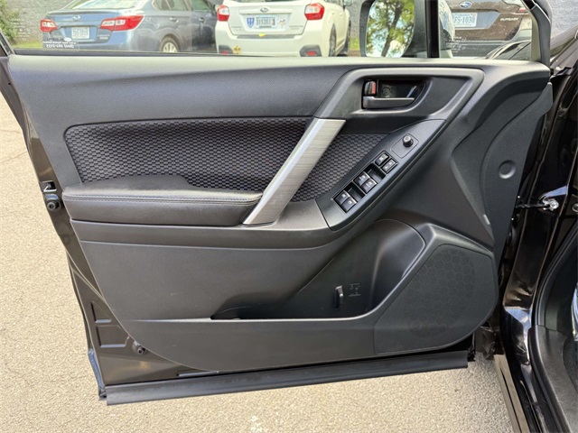 2018 Subaru Forester 2.5i Premium photo 26
