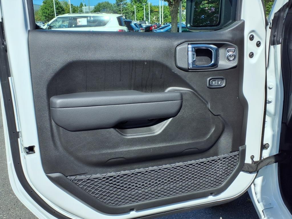 2025 Jeep Wrangler Sport S photo 4