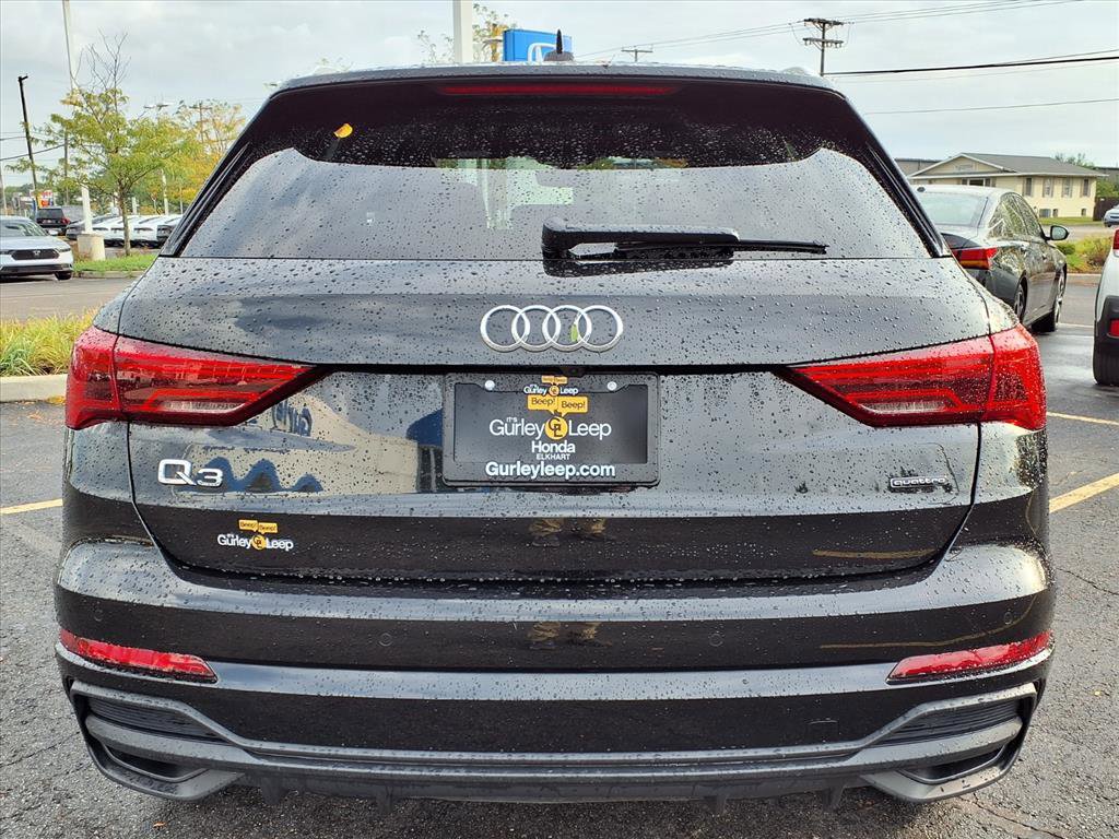 2025 Audi Q3 S line Premium photo 4