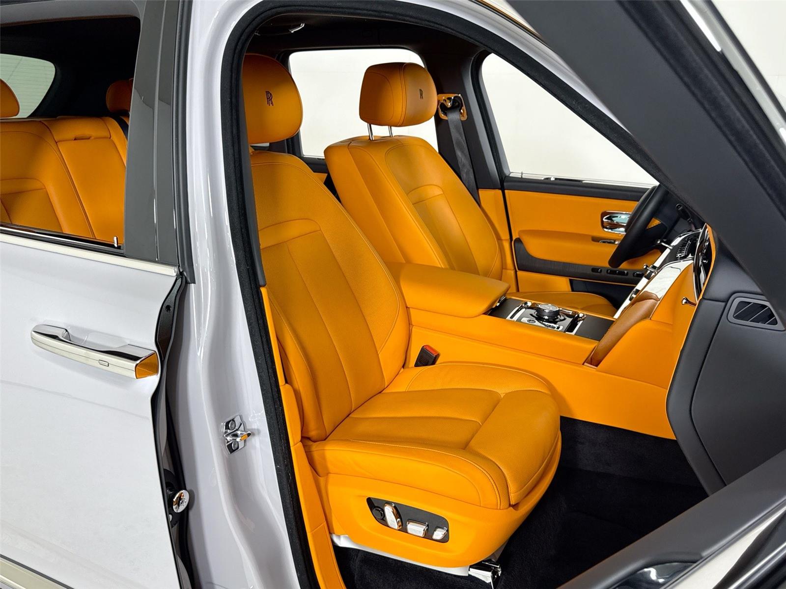 2025 Rolls Royce Cullinan RR photo 31