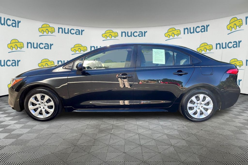2021 Toyota Corolla LE photo 4