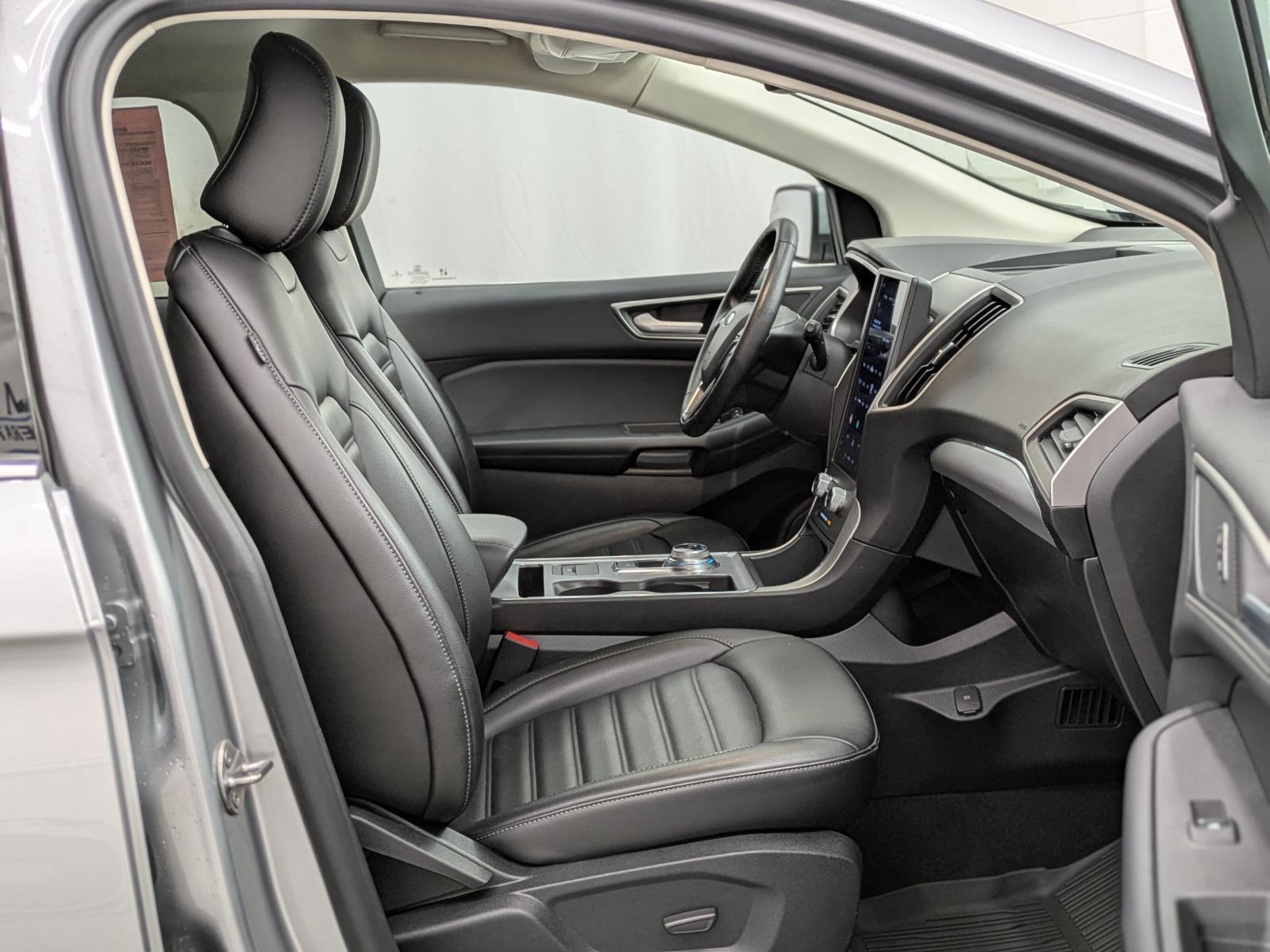 2021 Ford Edge SEL photo 20