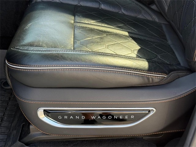 2023 Jeep Grand Wagoneer III photo 17