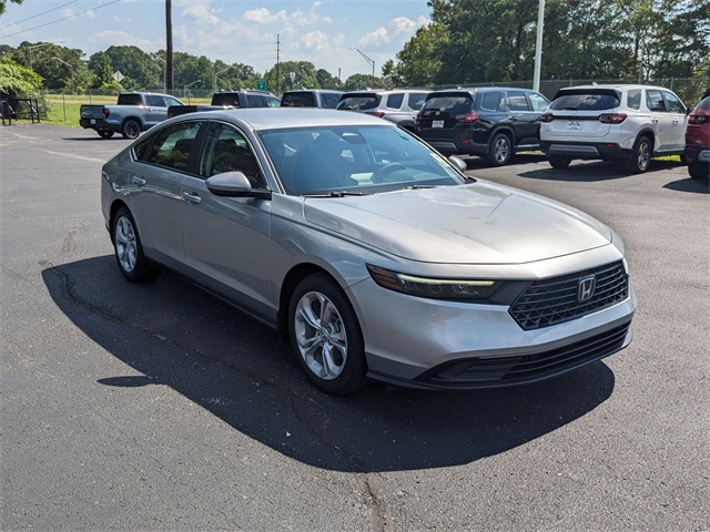 2025 Honda Accord LX photo 4