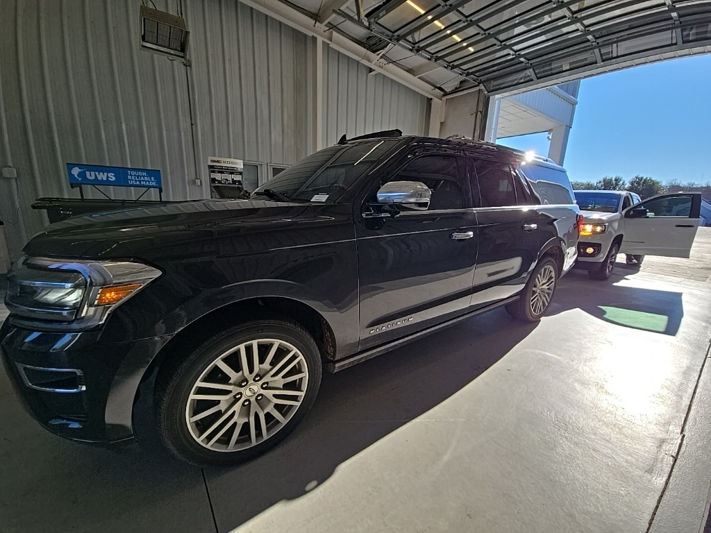 2022 Ford Expedition Platinum's photo