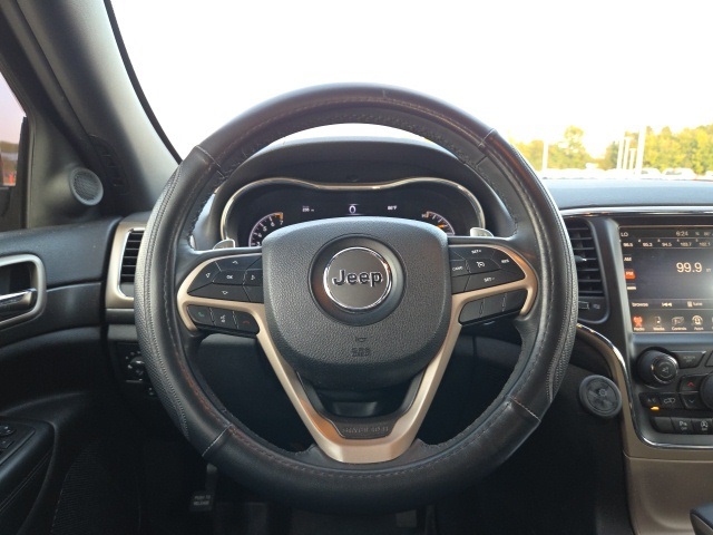 2017 Jeep Grand Cherokee Laredo photo 12