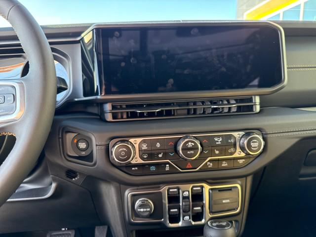 New 2024 Bright White Clear-Coat Exterior Paint Jeep Willys image 15