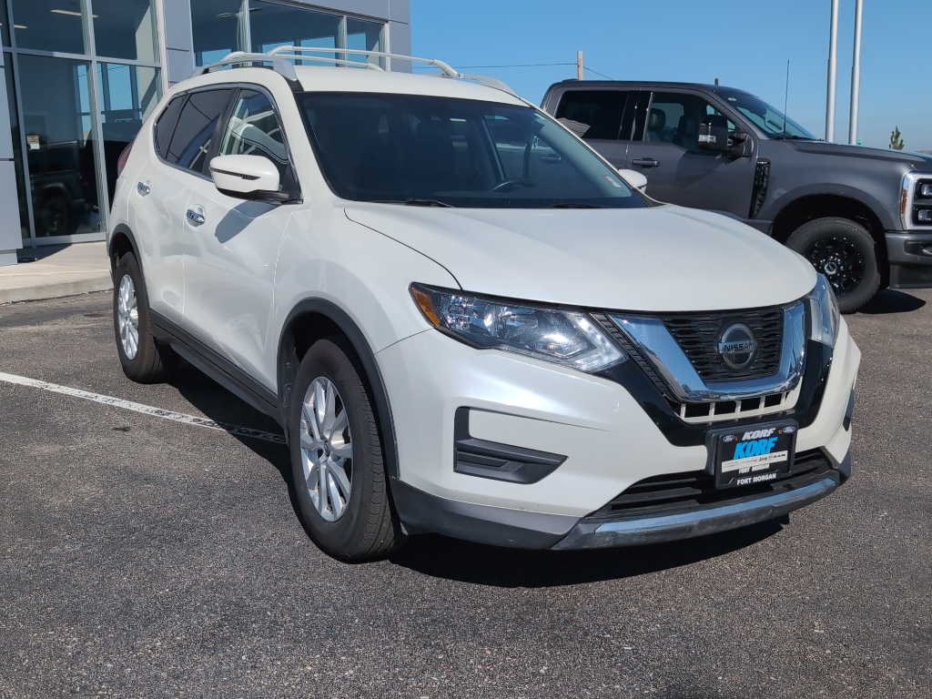 2020 Nissan Rogue SV photo 2