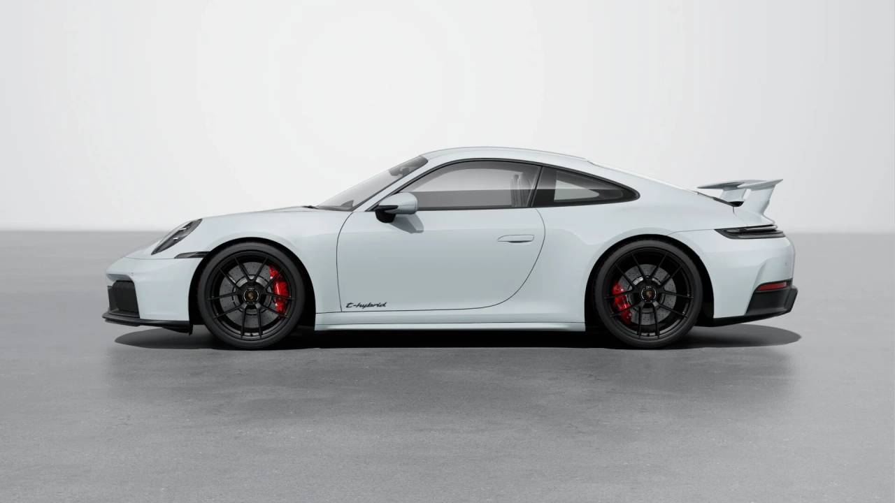 2026 Porsche 911 4 GTS photo 2