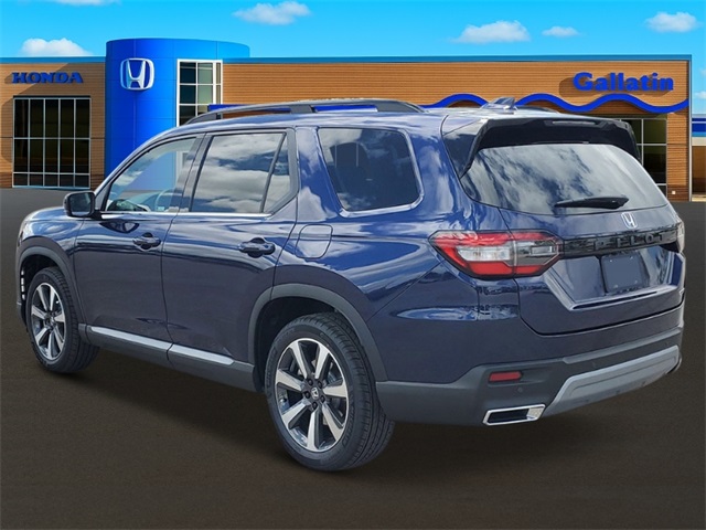 2025 Honda Pilot Touring photo 2