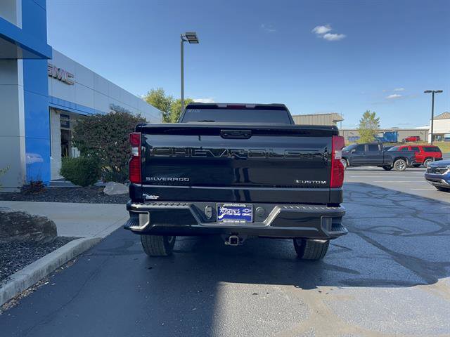 2026 Chevrolet Silverado 1500 Custom photo 6