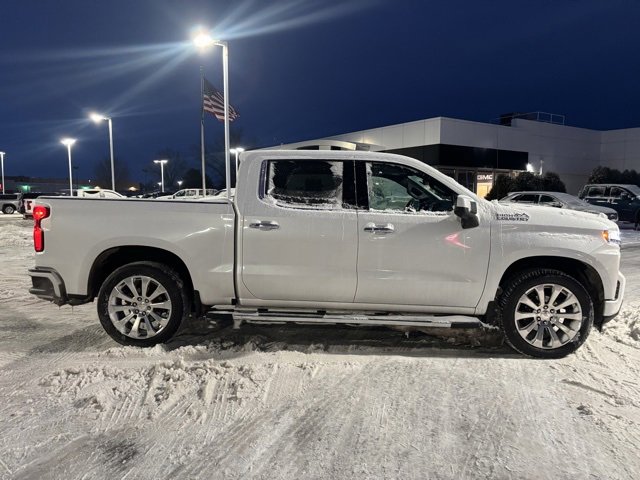 Used 2022 Chevrolet Silverado 1500 Limited High Country with VIN 1GCUYHED6NZ104158 for sale in Rochester, Minnesota
