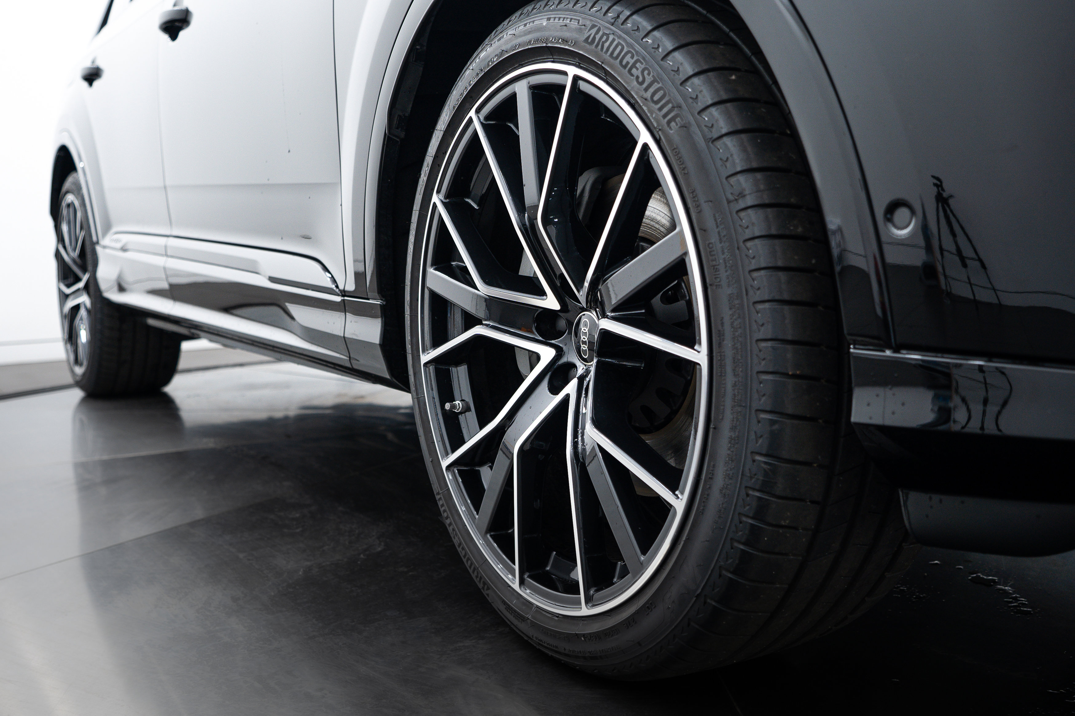 2025 Audi Q7 Prestige photo 14