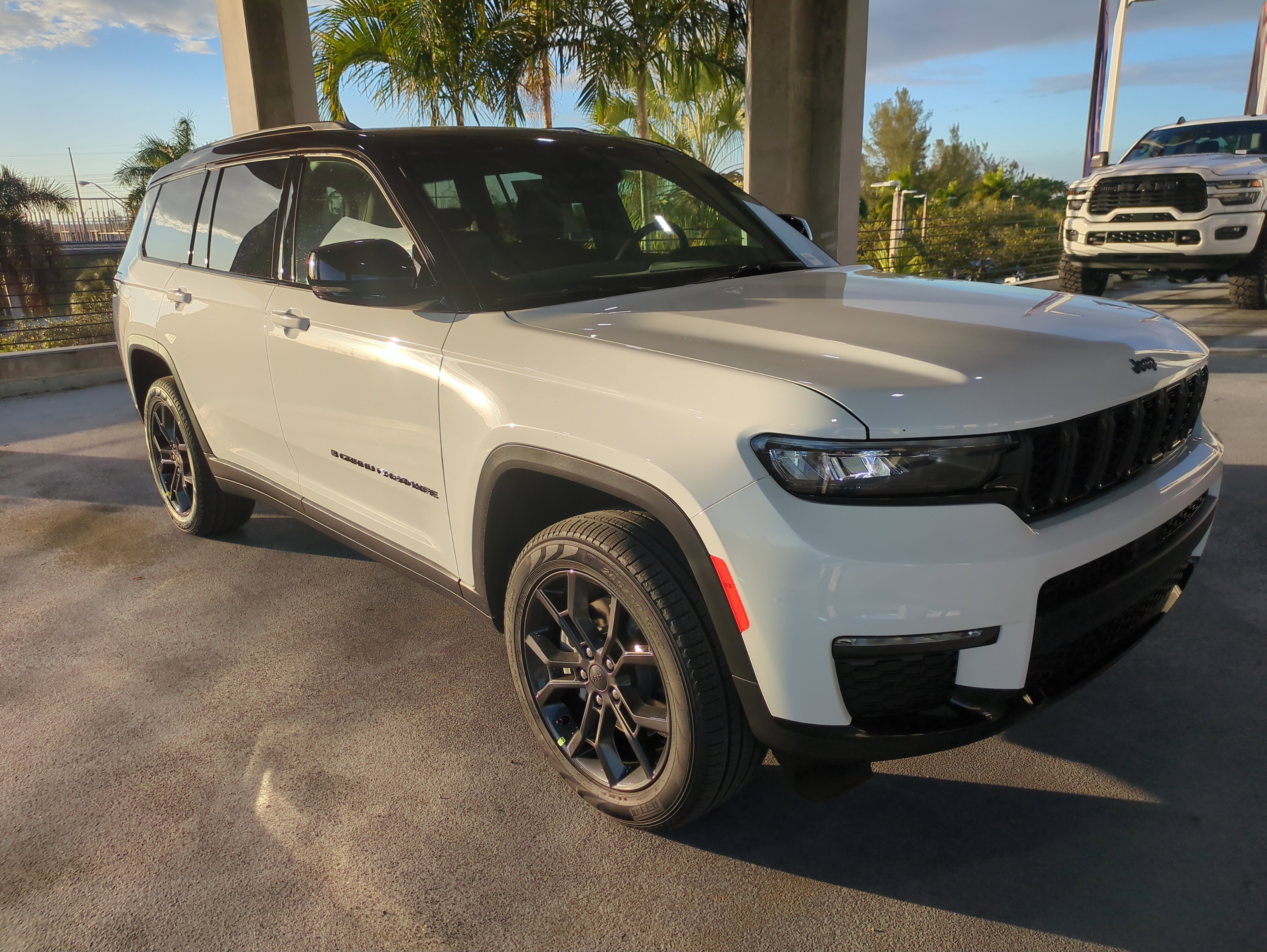 2025 Jeep Grand Cherokee L Limited's photo