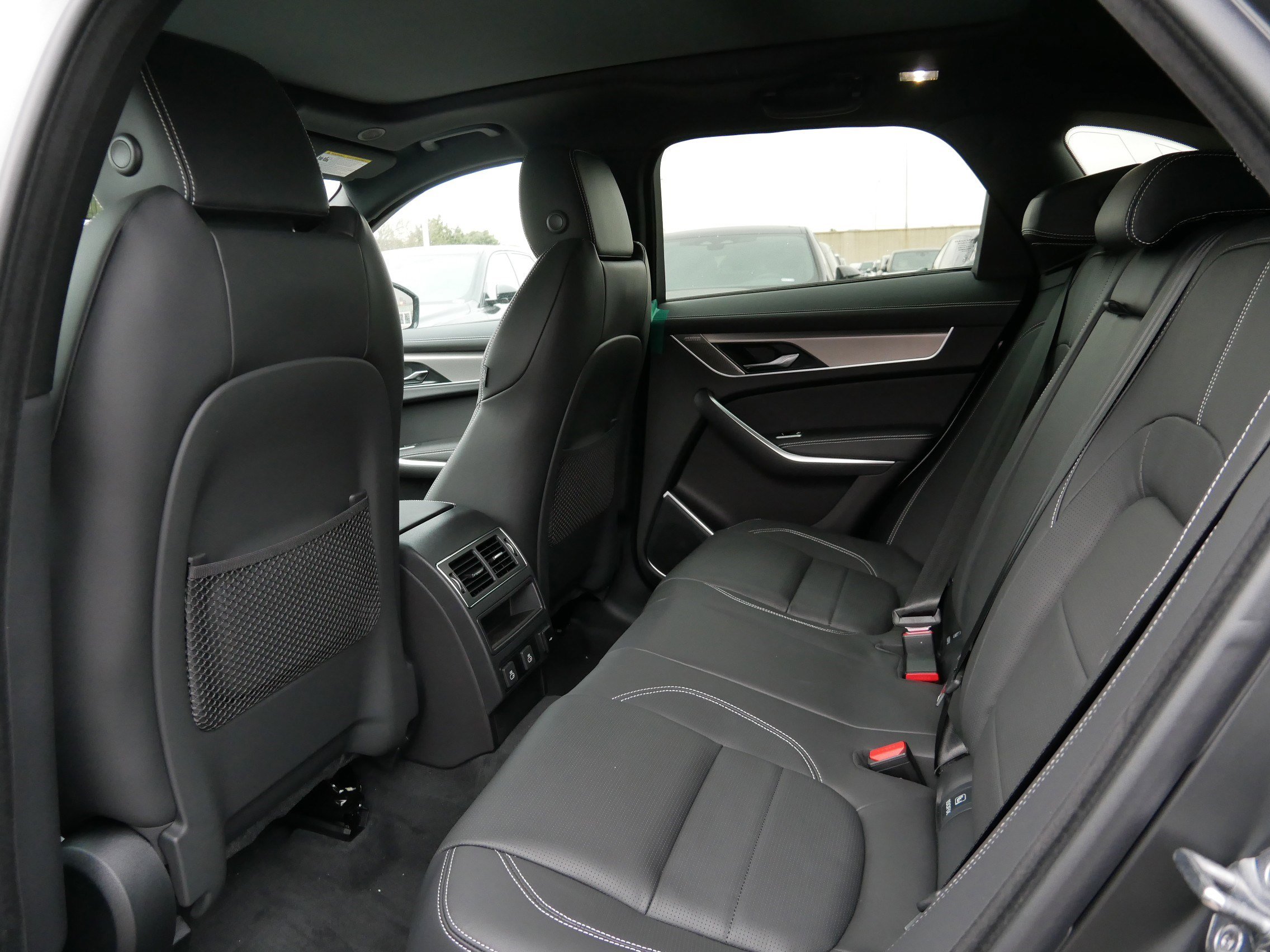 2026 Jaguar F-PACE P400 R-Dynamic S photo 4