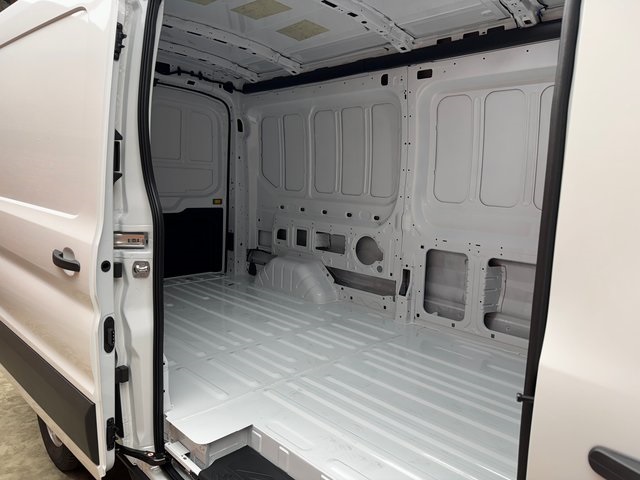 2025 Ford Transit Cargo Van photo 21