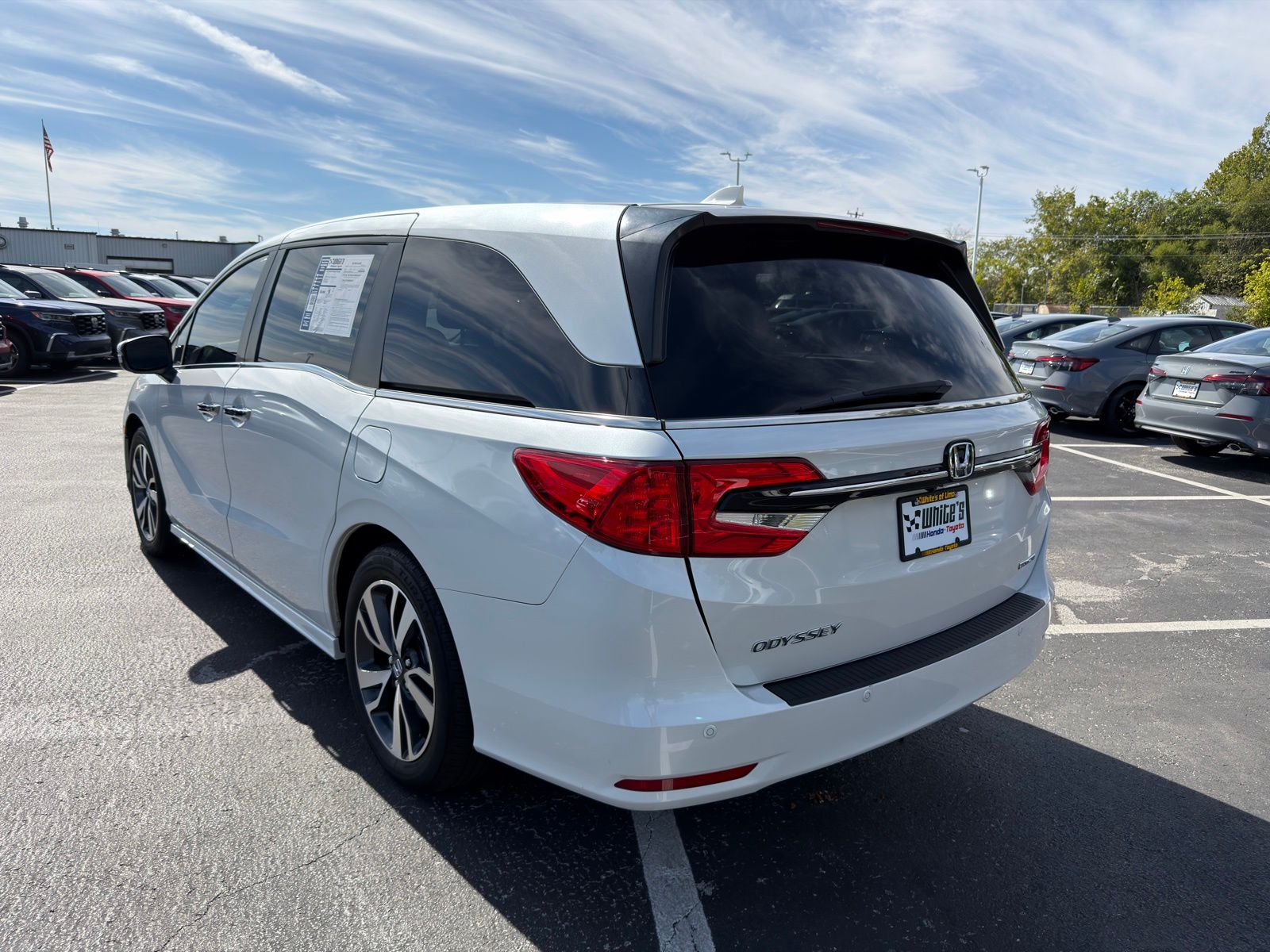 2023 Honda Odyssey Touring photo 4