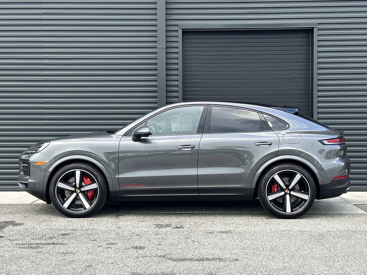 2025 Porsche Cayenne E-Hybrid Coupe photo 10
