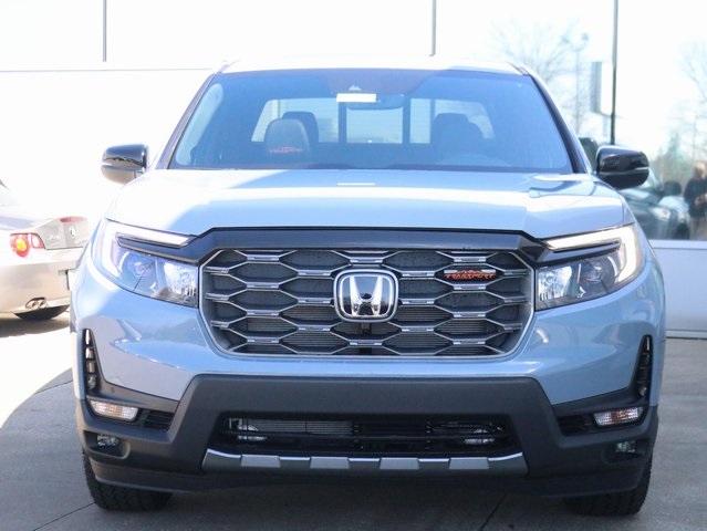 2025 Honda Ridgeline TrailSport photo 2
