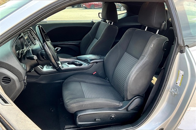 2022 Dodge Challenger SXT photo 16