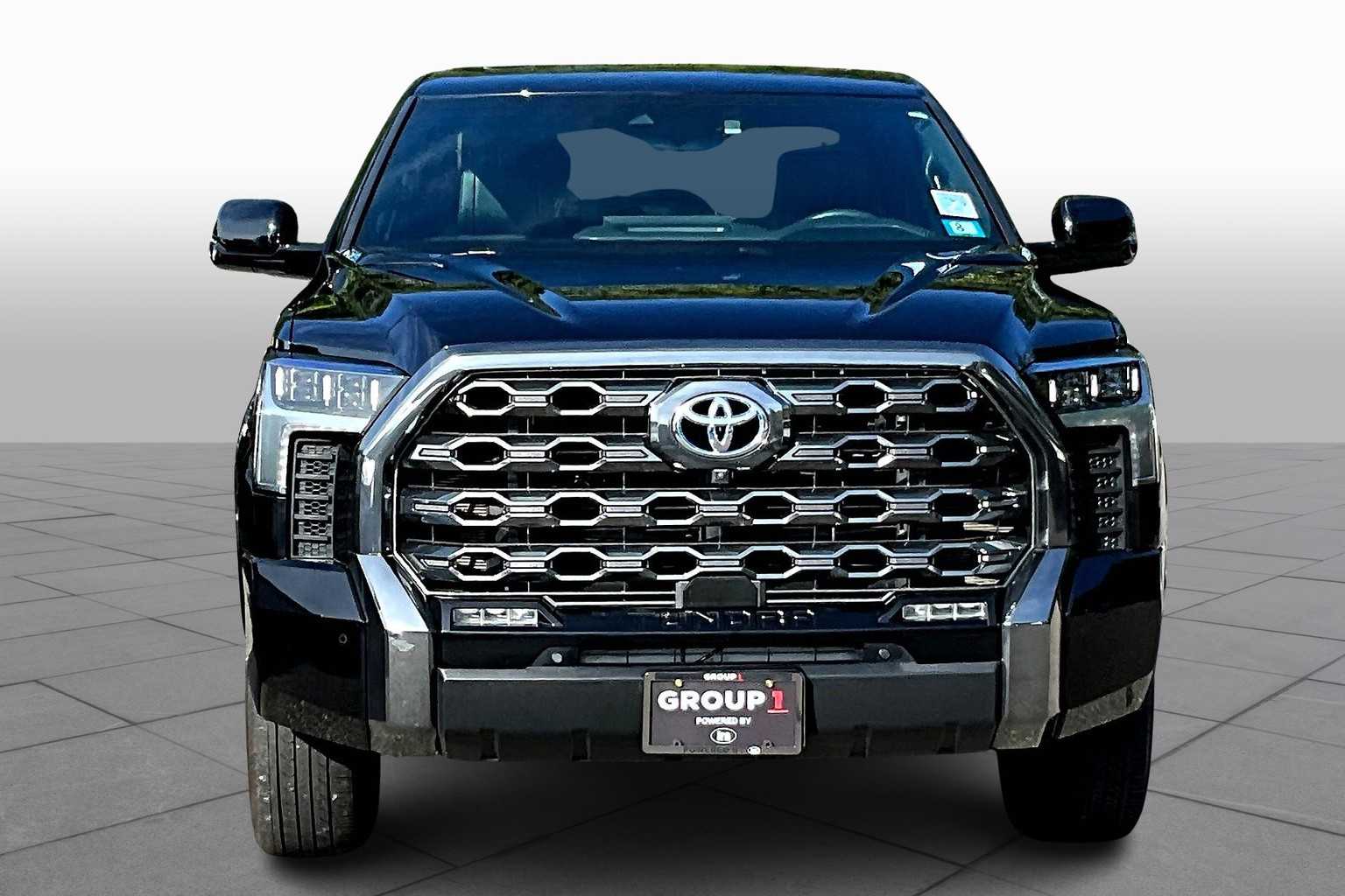 2023 Toyota Tundra Platinum CrewMax photo 3