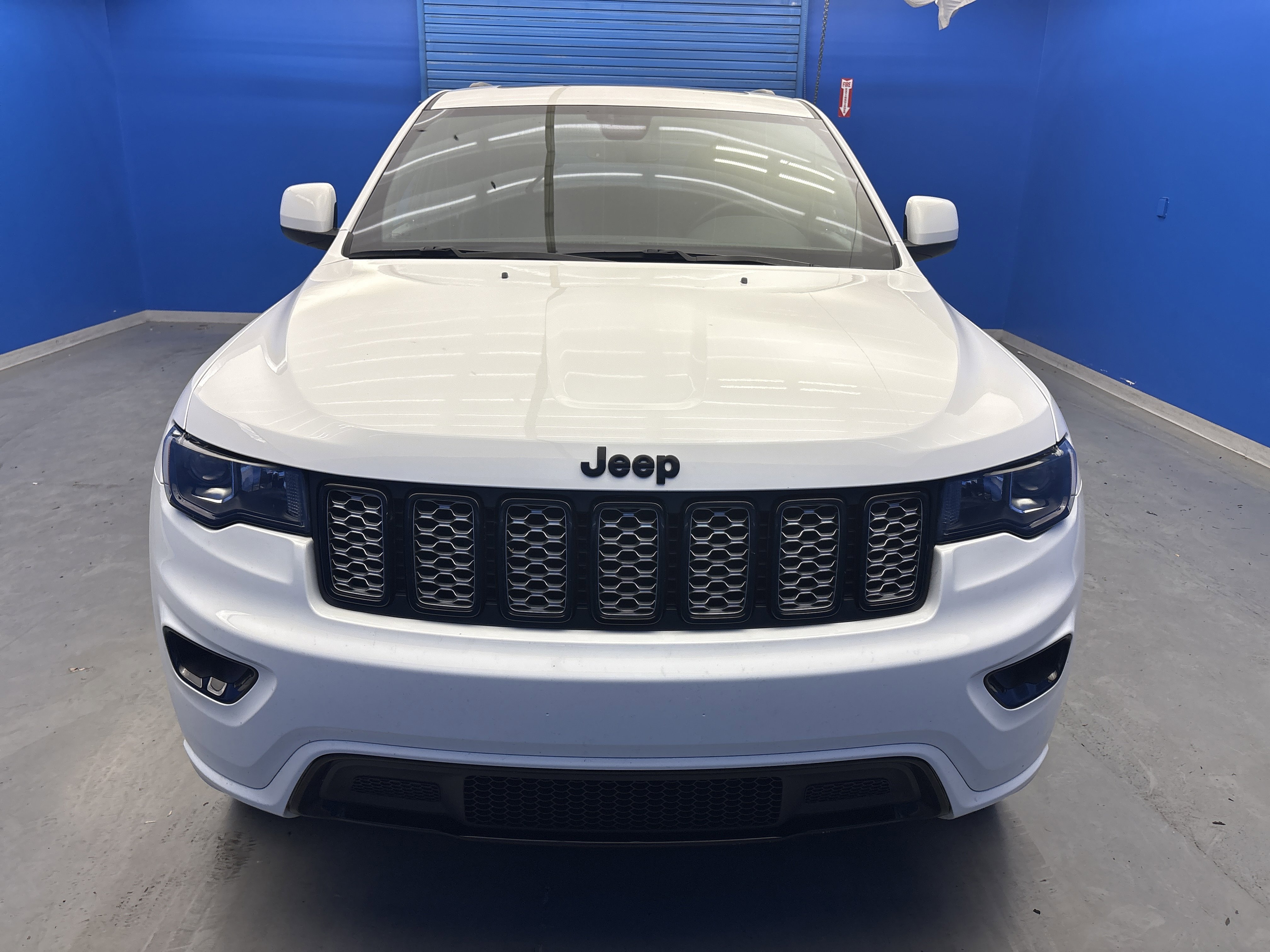 2019 Jeep Grand Cherokee Altitude photo 2